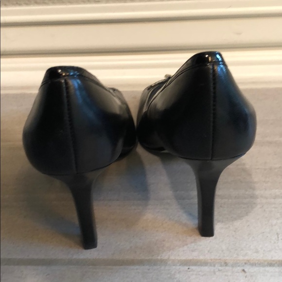 Anne Klein peep toe heels - Picture 5 of 7